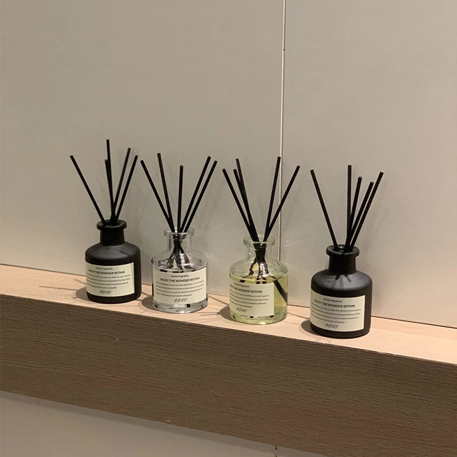 Aromatherapy Essential Oil Flameless Home Fragrance Oil with Reed Diffuser Sticks Home Room Air Freshener Decor Gardenia 50ml