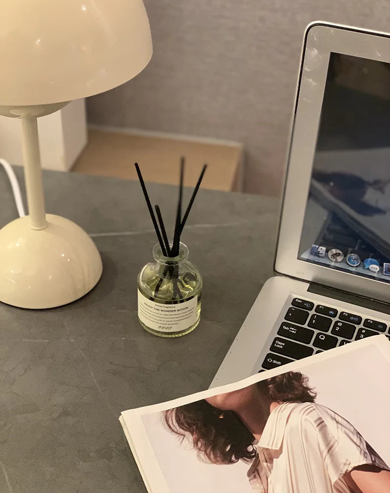 Aromatherapy Essential Oil Flameless Home Fragrance Oil with Reed Diffuser Sticks Home Room Air Freshener Decor Gardenia 50ml